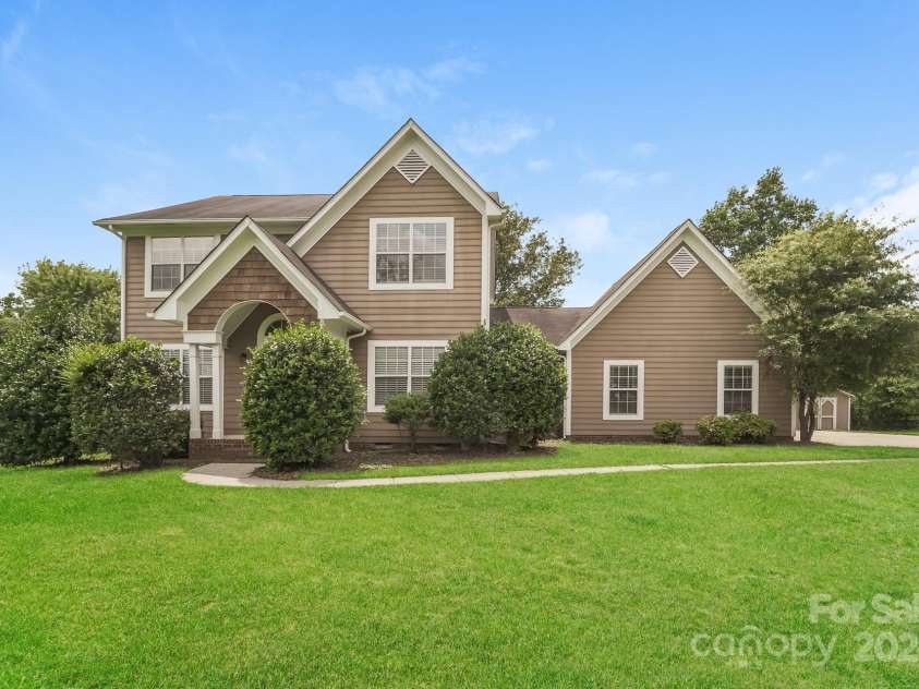 15129 Dartford Lane, Mint Hill, NC 28227.  MLS# CAR4170244, YatesRealty ID 26193. 