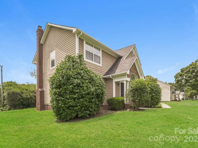 15129 Dartford Lane, Mint Hill, NC 28227.  MLS# CAR4170244, YatesRealty ID 26193. 