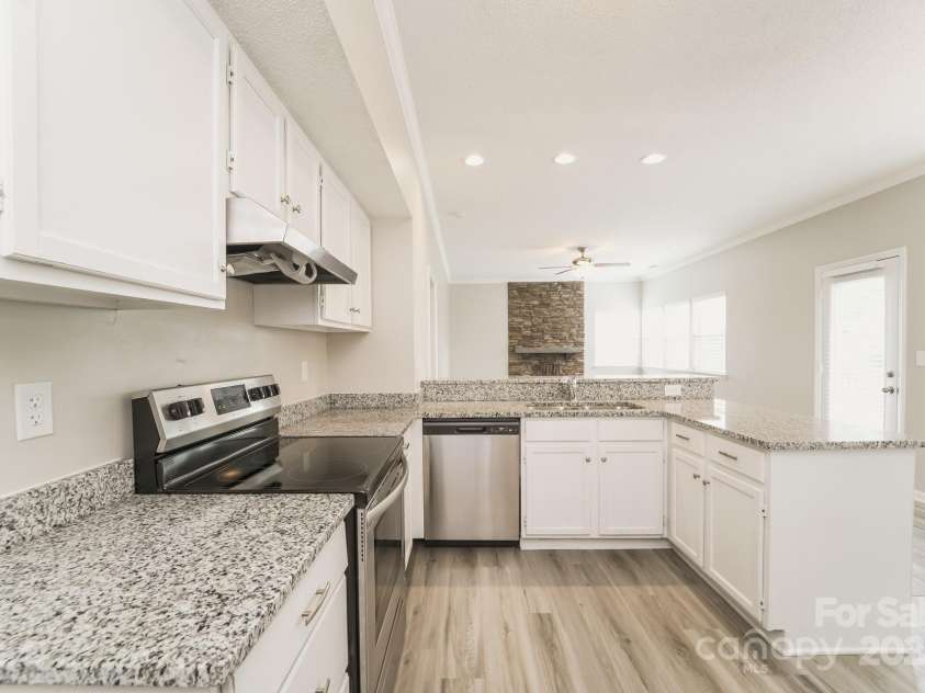 15129 Dartford Lane, Mint Hill, NC 28227.  MLS# CAR4170244, YatesRealty ID 26193. 