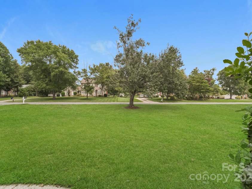 15129 Dartford Lane, Mint Hill, NC 28227.  MLS# CAR4170244, YatesRealty ID 26193. 