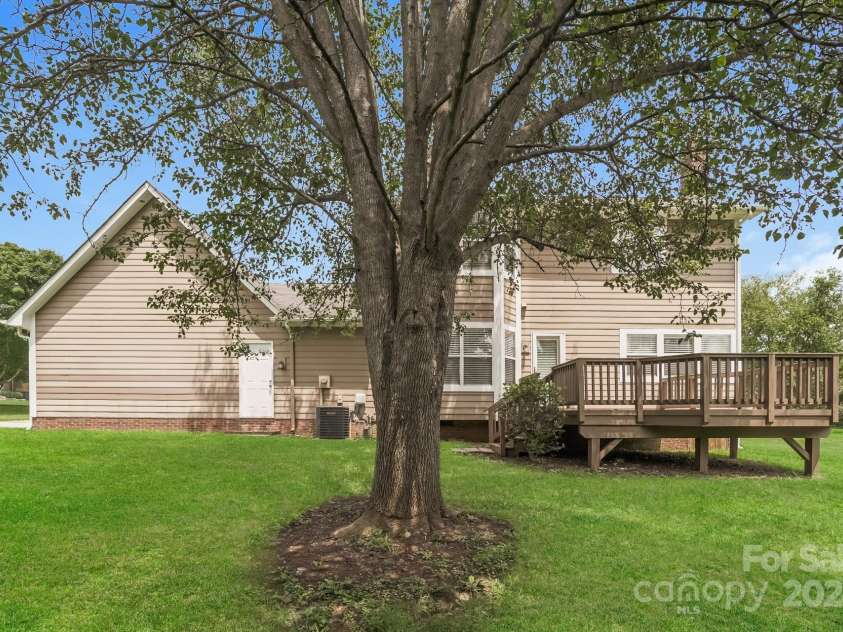 15129 Dartford Lane, Mint Hill, NC 28227.  MLS# CAR4170244, YatesRealty ID 26193. 