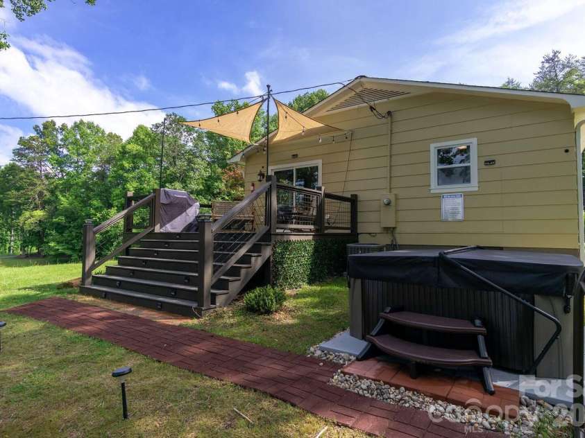 29 Friendly Drive, Old Fort, NC 28762.  MLS# CAR4382103, YatesRealty ID 26193. 