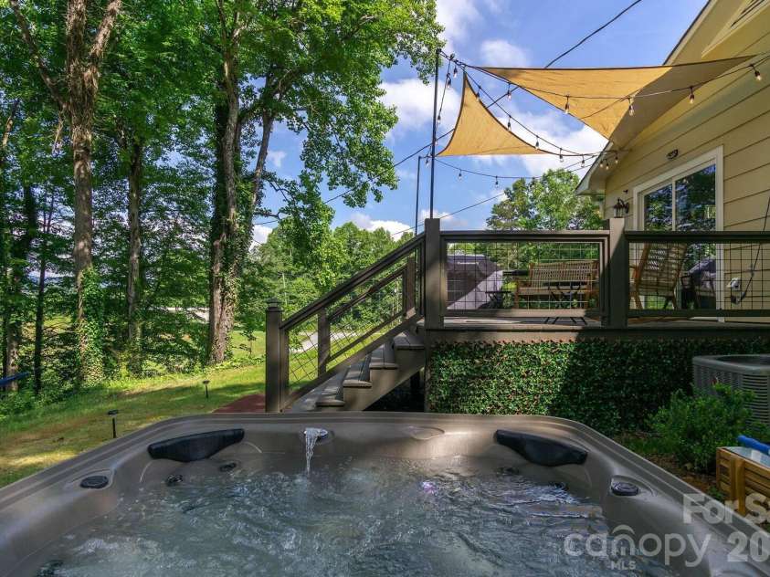 29 Friendly Drive, Old Fort, NC 28762.  MLS# CAR4382103, YatesRealty ID 26193. 