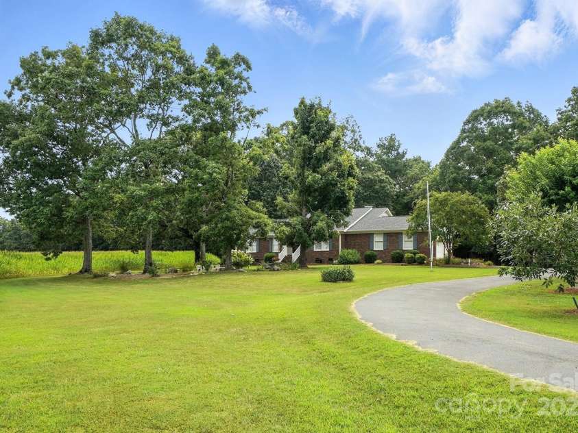 10055 Highway 601 Highway, Midland, NC 28107.  MLS# CAR4279690, YatesRealty ID 26194. 
