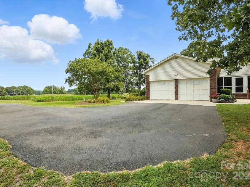 10055 Highway 601 Highway, Midland, NC 28107.  MLS# CAR4279690, YatesRealty ID 26194. 