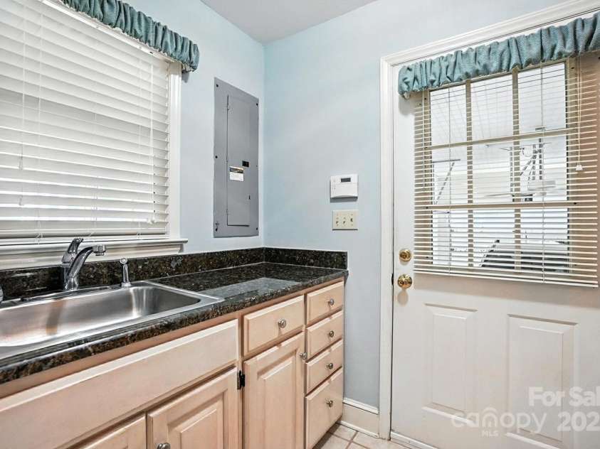 10055 Highway 601 Highway, Midland, NC 28107.  MLS# CAR4279690, YatesRealty ID 26194. 