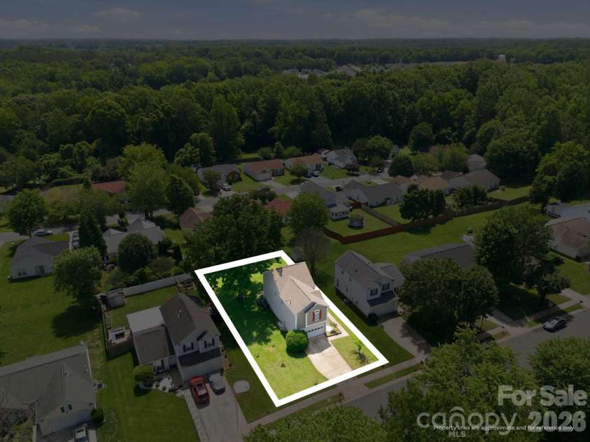 6912 Alanbrook Road, Charlotte, NC 28215.  MLS# CAR4387607, YatesRealty ID 26194. 