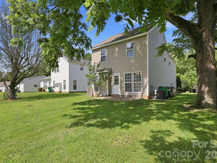 6912 Alanbrook Road, Charlotte, NC 28215.  MLS# CAR4387607, YatesRealty ID 26194. Backyard