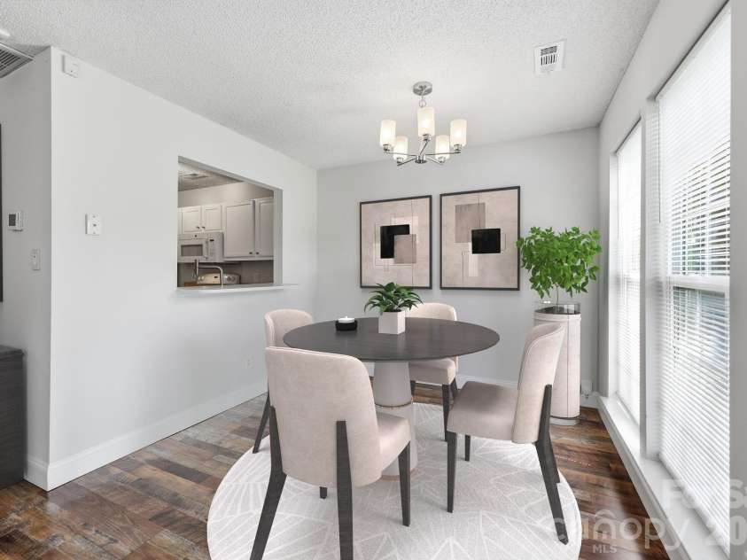 6912 Alanbrook Road, Charlotte, NC 28215.  MLS# CAR4387607, YatesRealty ID 26194. Dining Area