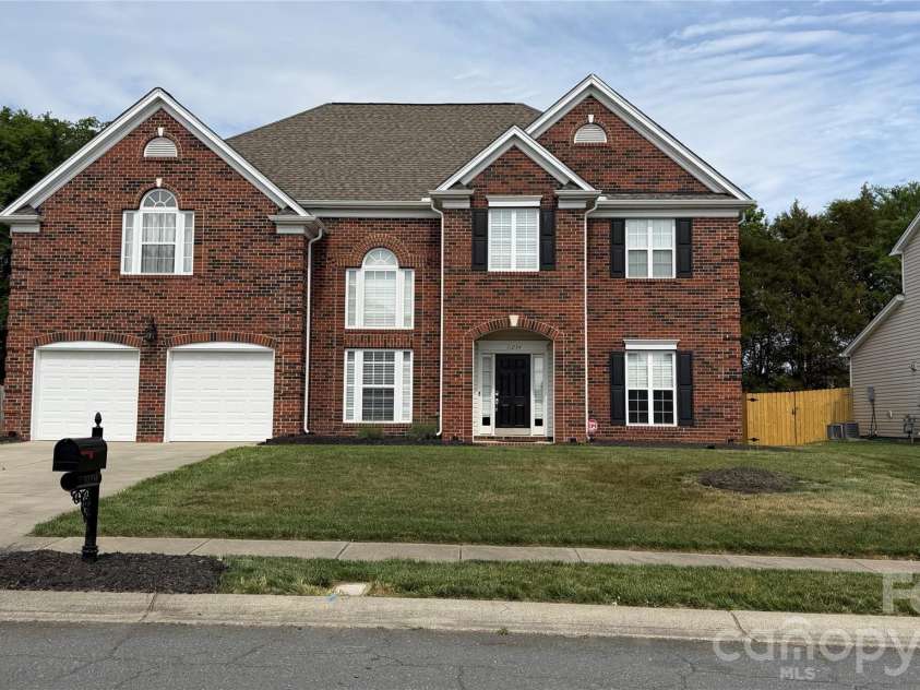 11234 Huntington Meadow Lane, Charlotte, NC 28273.  MLS# CAR4386495, YatesRealty ID 26195. 