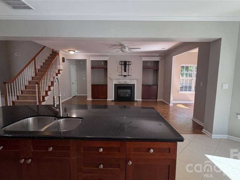 11234 Huntington Meadow Lane, Charlotte, NC 28273.  MLS# CAR4386495, YatesRealty ID 26195. 