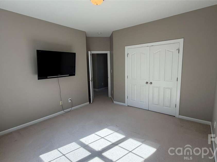 11234 Huntington Meadow Lane, Charlotte, NC 28273.  MLS# CAR4386495, YatesRealty ID 26195. 