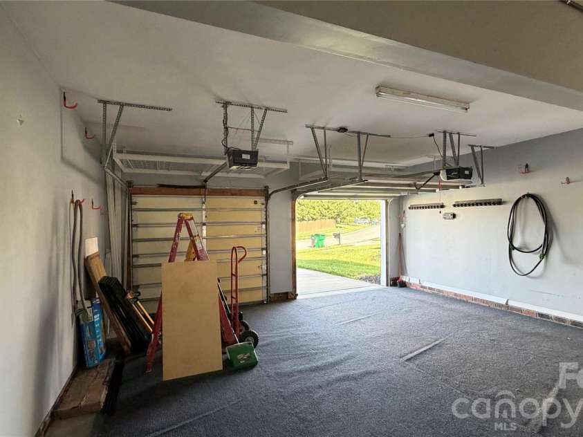 11234 Huntington Meadow Lane, Charlotte, NC 28273.  MLS# CAR4386495, YatesRealty ID 26195. 