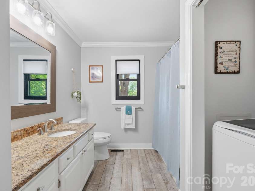 2549 Lake Shore Road, Denver, NC 28037.  MLS# CAR4385563, YatesRealty ID 26196. Guest bath with laundry