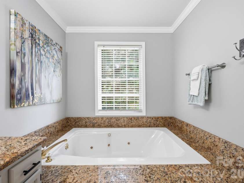 2549 Lake Shore Road, Denver, NC 28037.  MLS# CAR4385563, YatesRealty ID 26196. Primary bath jacuzzi
