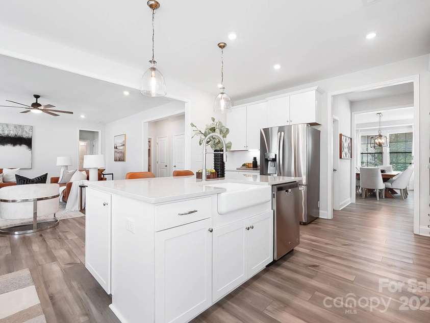 7058 Cloer Court, Charlotte, NC 28214.  MLS# CAR4274375, YatesRealty ID 26196. 