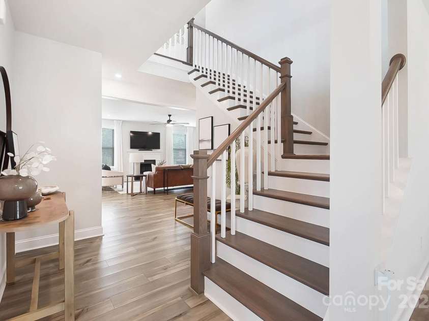 7058 Cloer Court, Charlotte, NC 28214.  MLS# CAR4274375, YatesRealty ID 26196. 