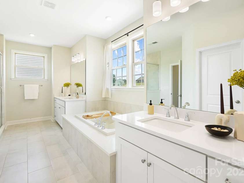 7058 Cloer Court, Charlotte, NC 28214.  MLS# CAR4274375, YatesRealty ID 26196. 