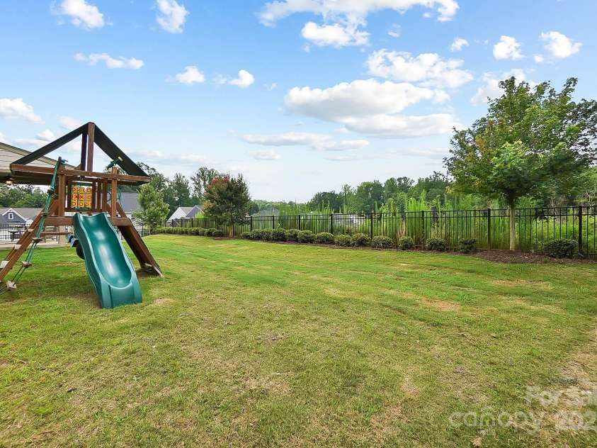 7058 Cloer Court, Charlotte, NC 28214.  MLS# CAR4274375, YatesRealty ID 26196. 