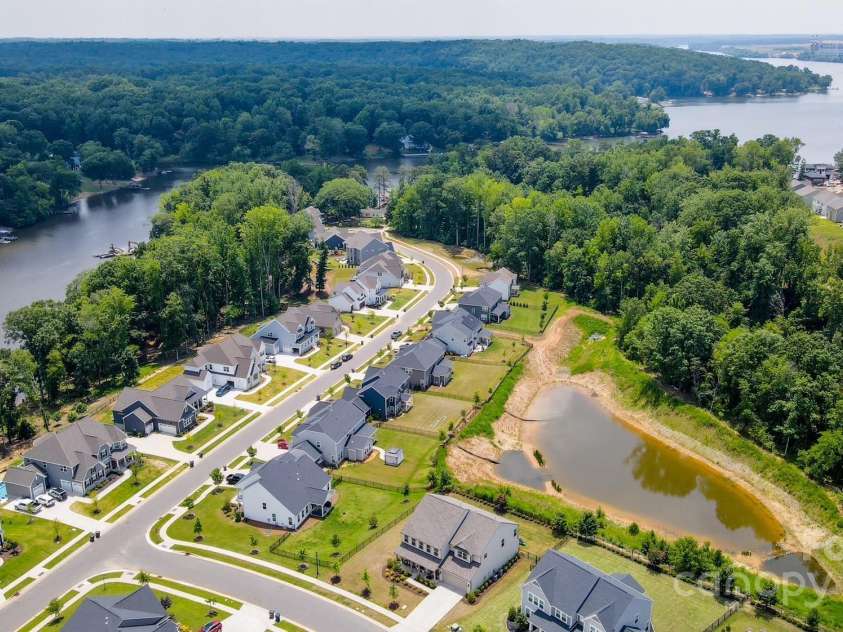 7058 Cloer Court, Charlotte, NC 28214.  MLS# CAR4274375, YatesRealty ID 26196. 