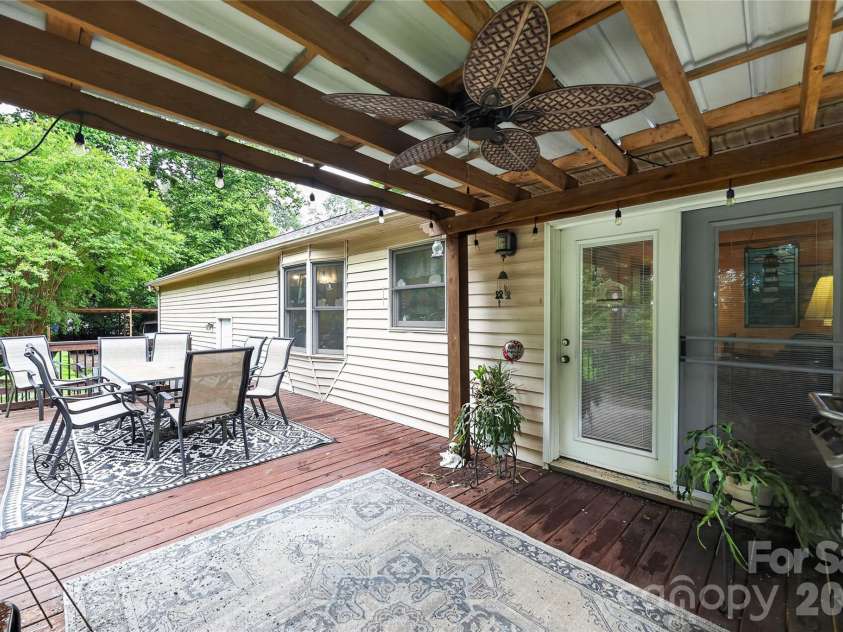 711 Candlewick Drive, Salisbury, NC 28147.  MLS# CAR4385593, YatesRealty ID 26197. 