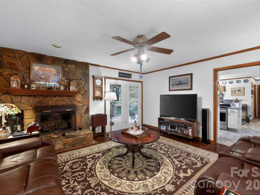 711 Candlewick Drive, Salisbury, NC 28147.  MLS# CAR4385593, YatesRealty ID 26197. 