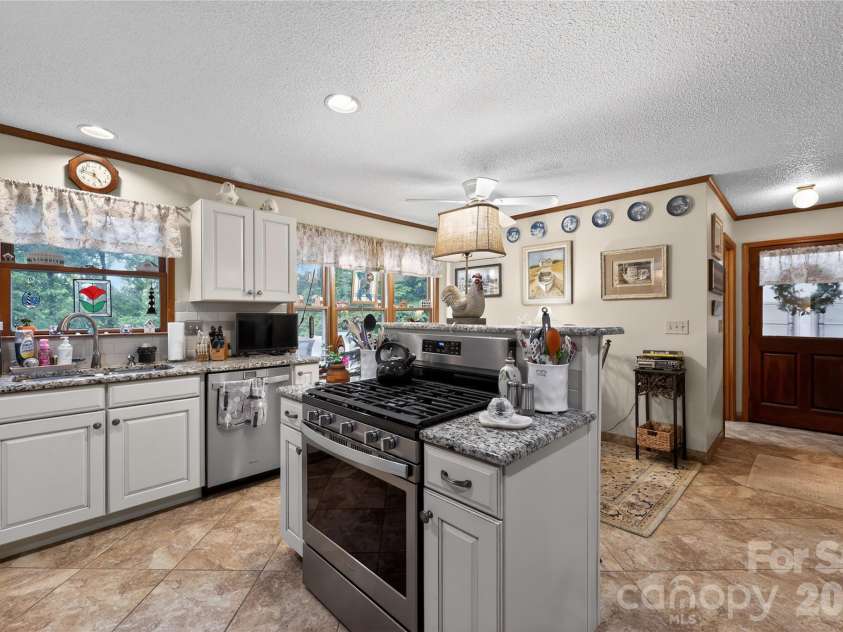711 Candlewick Drive, Salisbury, NC 28147.  MLS# CAR4385593, YatesRealty ID 26197. 