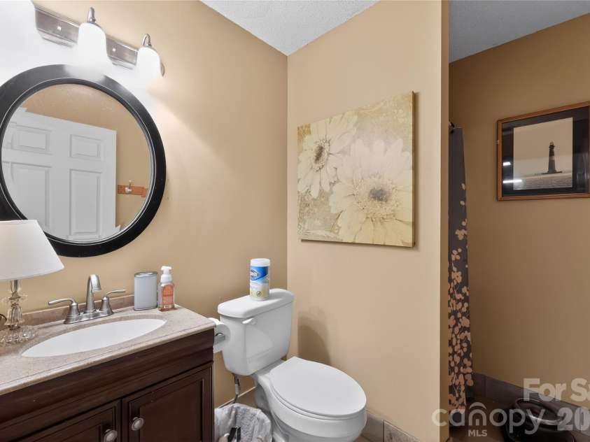 711 Candlewick Drive, Salisbury, NC 28147.  MLS# CAR4385593, YatesRealty ID 26197. 