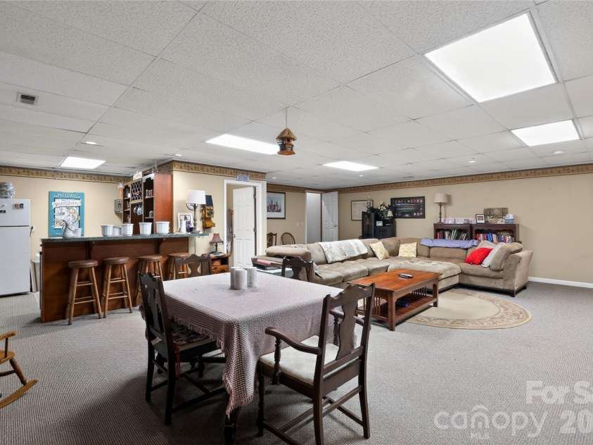711 Candlewick Drive, Salisbury, NC 28147.  MLS# CAR4385593, YatesRealty ID 26197. 