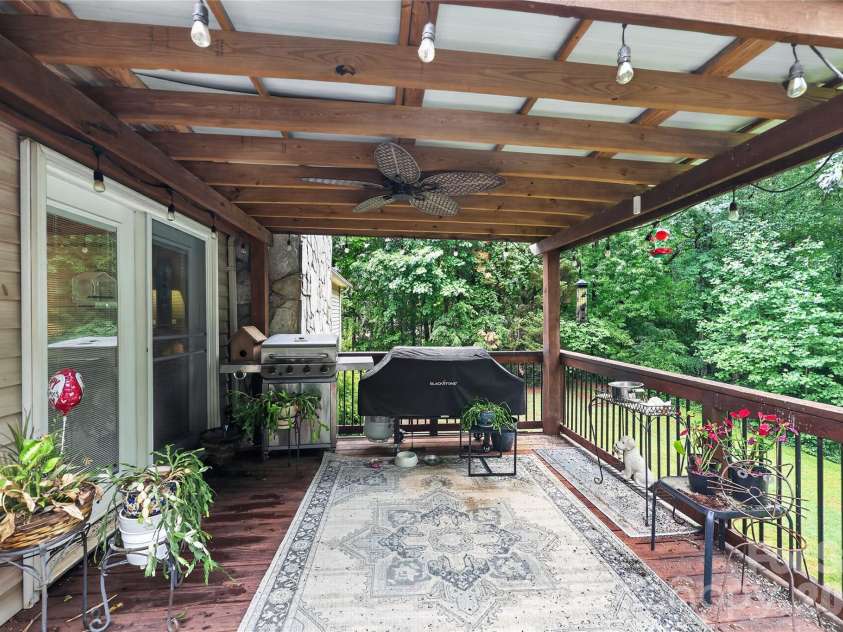 711 Candlewick Drive, Salisbury, NC 28147.  MLS# CAR4385593, YatesRealty ID 26197. 