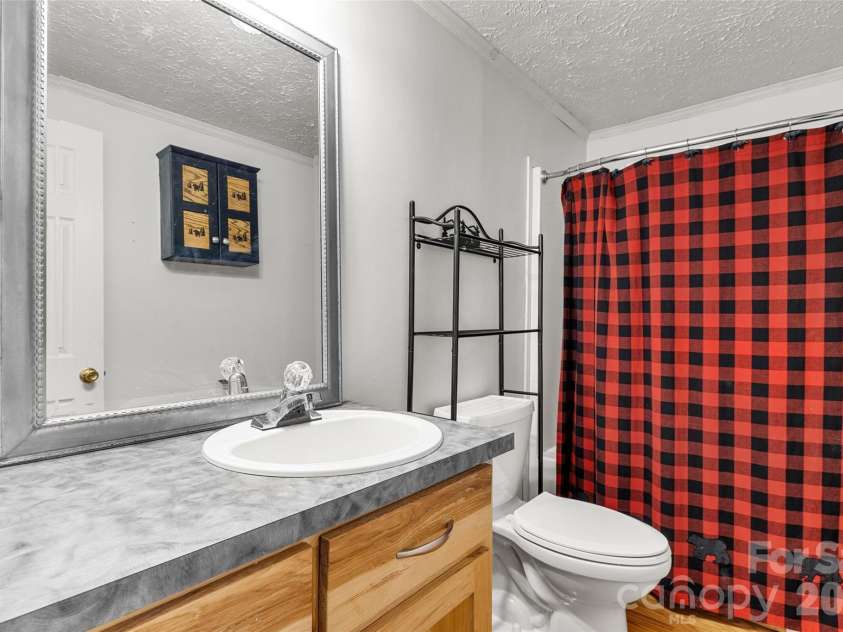 135 Benton Road, Kings Mountain, NC 28086.  MLS# CAR4379689, YatesRealty ID 26198. 