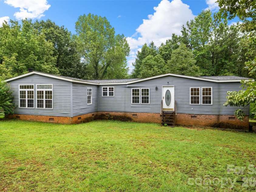 135 Benton Road, Kings Mountain, NC 28086.  MLS# CAR4379689, YatesRealty ID 26198. 
