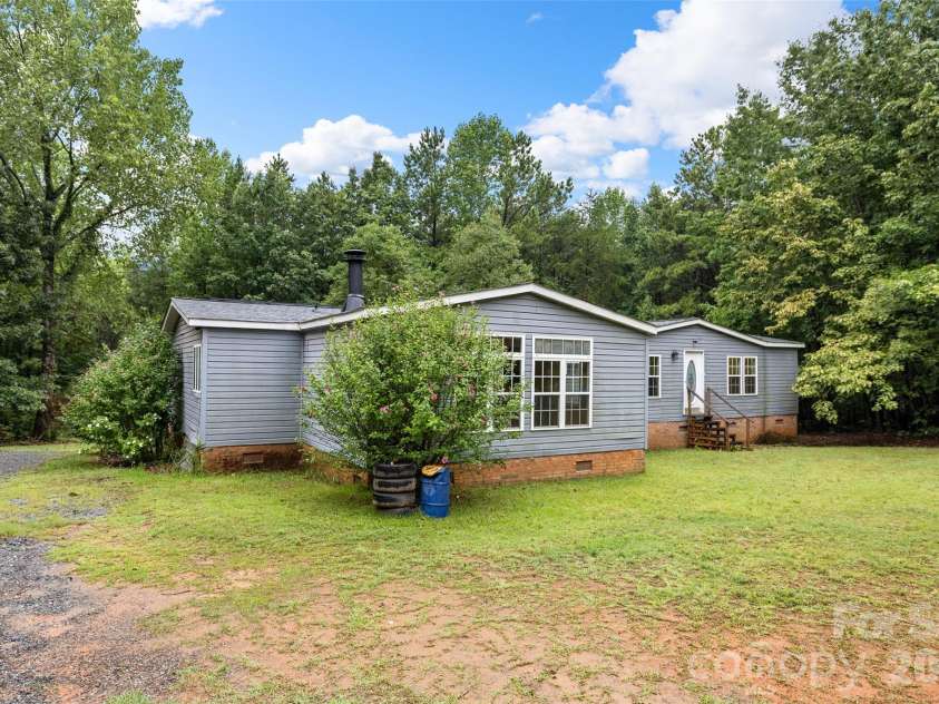 135 Benton Road, Kings Mountain, NC 28086.  MLS# CAR4379689, YatesRealty ID 26198. 