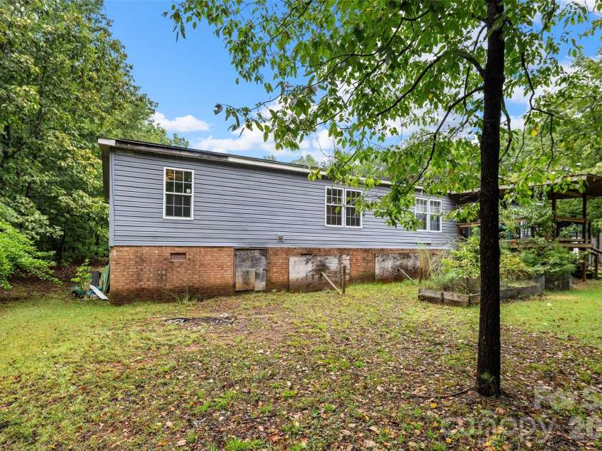 135 Benton Road, Kings Mountain, NC 28086.  MLS# CAR4379689, YatesRealty ID 26198. 