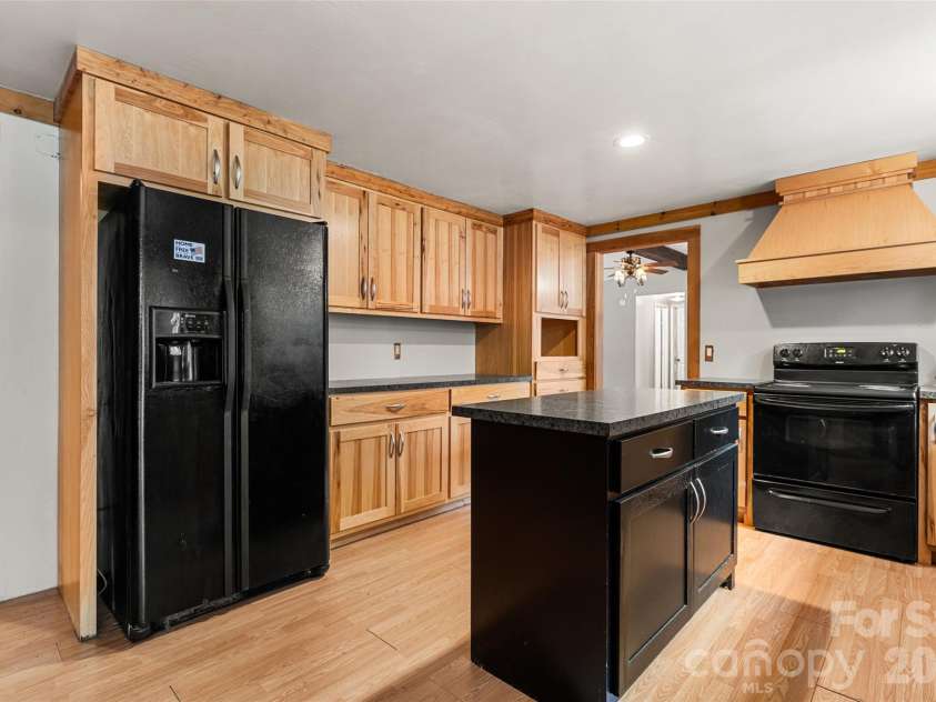 135 Benton Road, Kings Mountain, NC 28086.  MLS# CAR4379689, YatesRealty ID 26198. 