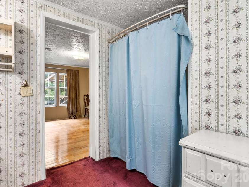 135 Benton Road, Kings Mountain, NC 28086.  MLS# CAR4379689, YatesRealty ID 26198. 