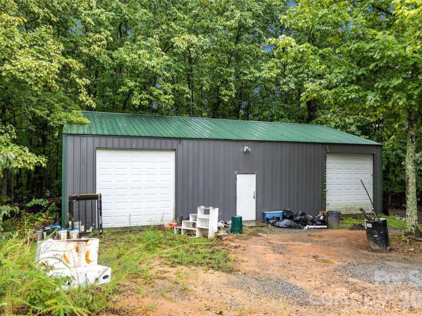 135 Benton Road, Kings Mountain, NC 28086.  MLS# CAR4379689, YatesRealty ID 26198. 