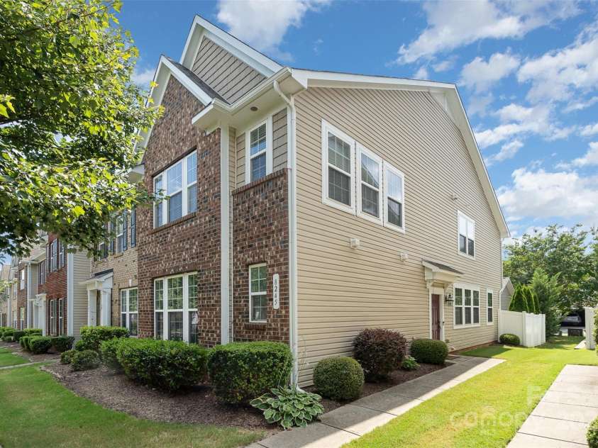 8245 Viewpoint Lane, Cornelius, NC 28031.  MLS# CAR4279282, YatesRealty ID 26198. 