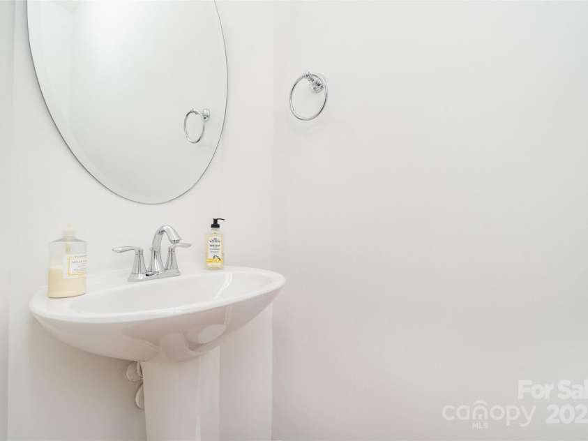 8245 Viewpoint Lane, Cornelius, NC 28031.  MLS# CAR4279282, YatesRealty ID 26198. 