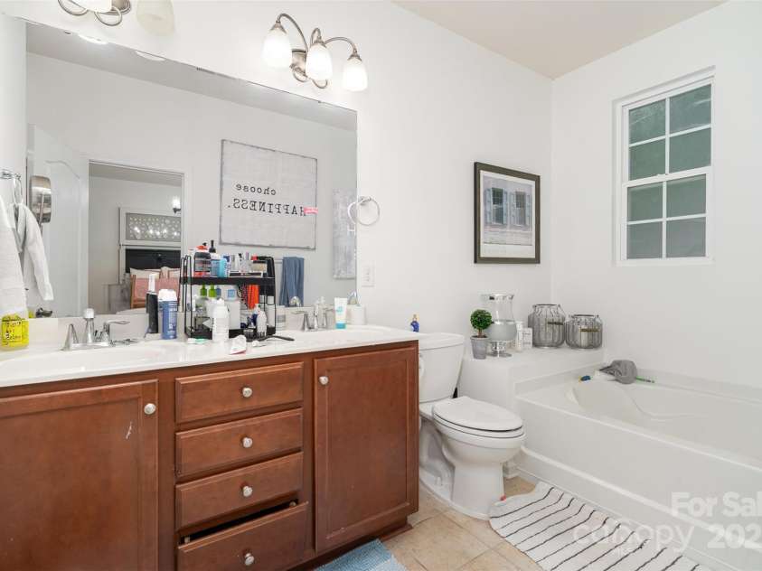 8245 Viewpoint Lane, Cornelius, NC 28031.  MLS# CAR4279282, YatesRealty ID 26198. 