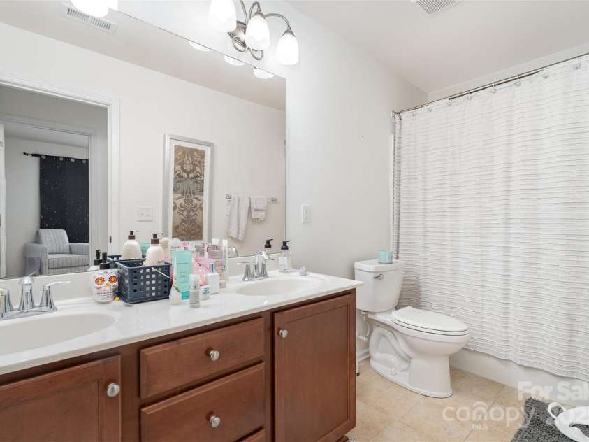 8245 Viewpoint Lane, Cornelius, NC 28031.  MLS# CAR4279282, YatesRealty ID 26198. 