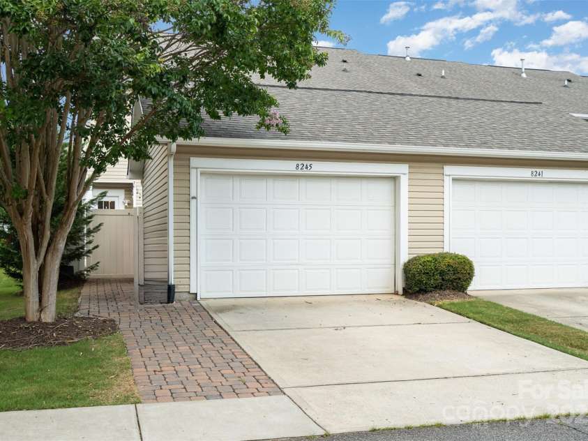 8245 Viewpoint Lane, Cornelius, NC 28031.  MLS# CAR4279282, YatesRealty ID 26198. 