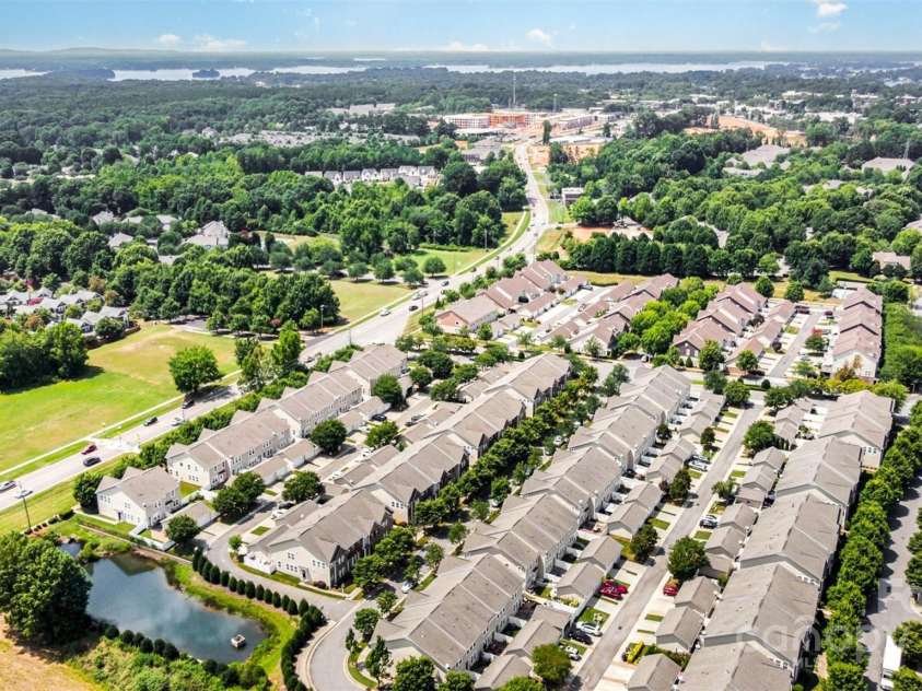 8245 Viewpoint Lane, Cornelius, NC 28031.  MLS# CAR4279282, YatesRealty ID 26198. 