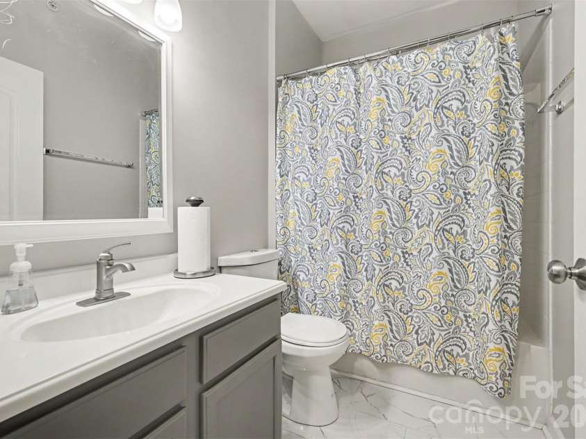 10616 Hill Point Court, Charlotte, NC 28262.  MLS# CAR4385583, YatesRealty ID 26199. Full bath
