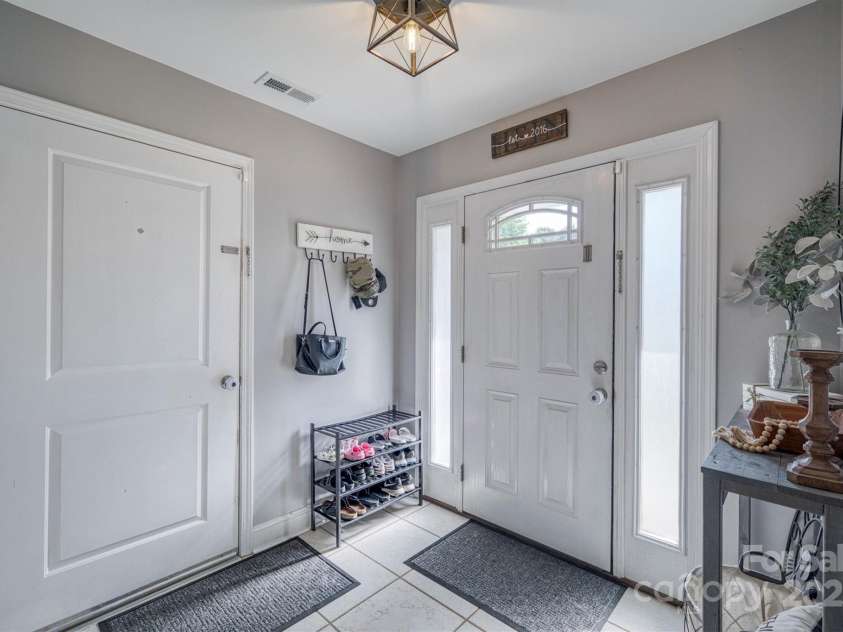 418 Eastway Lane, Conover, NC 28613.  MLS# CAR4265927, YatesRealty ID 26199. 