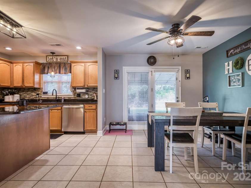 418 Eastway Lane, Conover, NC 28613.  MLS# CAR4265927, YatesRealty ID 26199. 