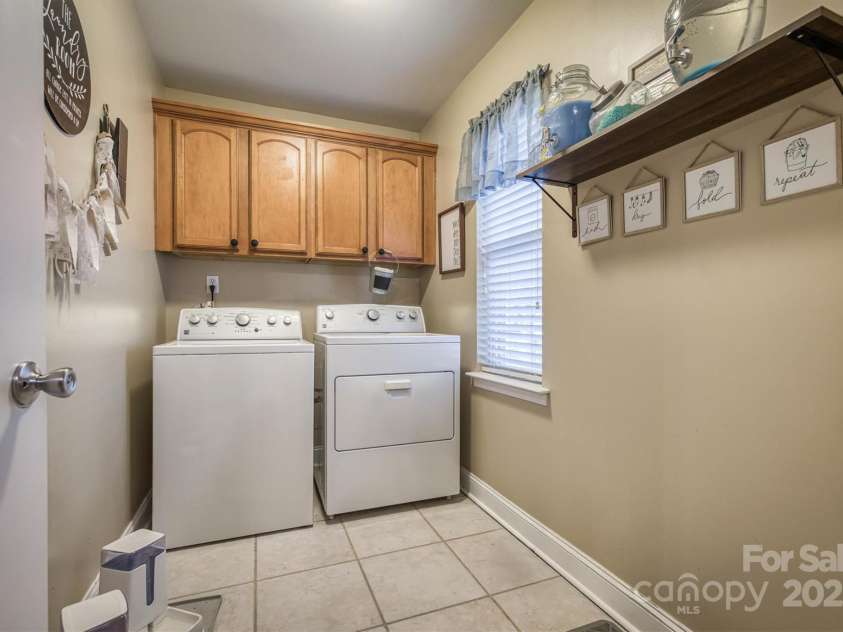 418 Eastway Lane, Conover, NC 28613.  MLS# CAR4265927, YatesRealty ID 26199. 