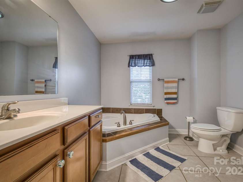 418 Eastway Lane, Conover, NC 28613.  MLS# CAR4265927, YatesRealty ID 26199. 