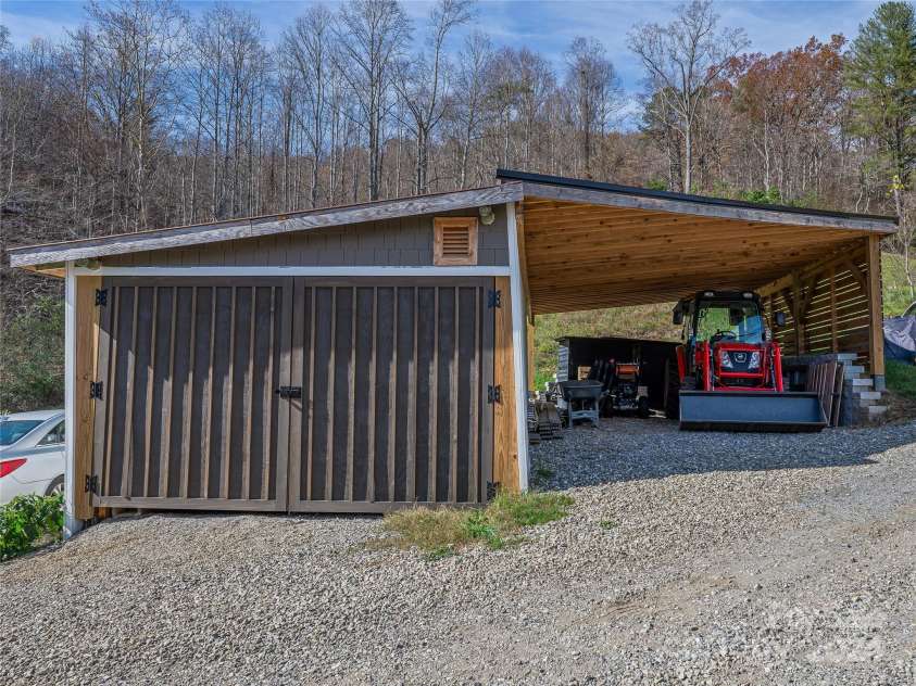 435 N Turkey Creek Road, Leicester, NC 28748.  MLS# CAR4199119, YatesRealty ID 262. Garage/shelter