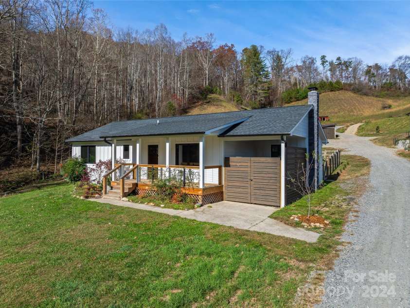 435 N Turkey Creek Road, Leicester, NC 28748.  MLS# CAR4199119, YatesRealty ID 262. Main house